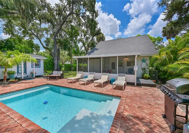Photo 3 of Single family home for sale at 1318 6th Street W, Palmetto, FL 34221 | MLS# A4699386 | Listing updated on 2026-10-07