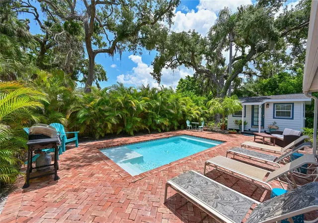 Photo 3 of Single family home for sale at 1318 6th Street W, Palmetto, FL 34221 | MLS# A4699386 | Listing updated on 2026-10-07