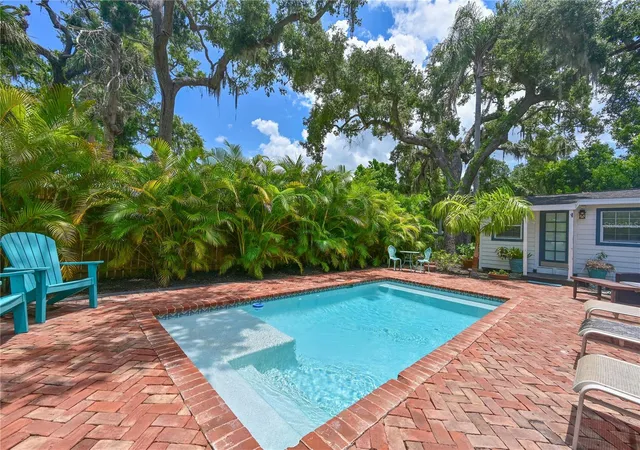 Photo 4 of Single family home for sale at 1318 6th Street W, Palmetto, FL 34221 | MLS# A4699386 | Listing updated on 2026-10-07