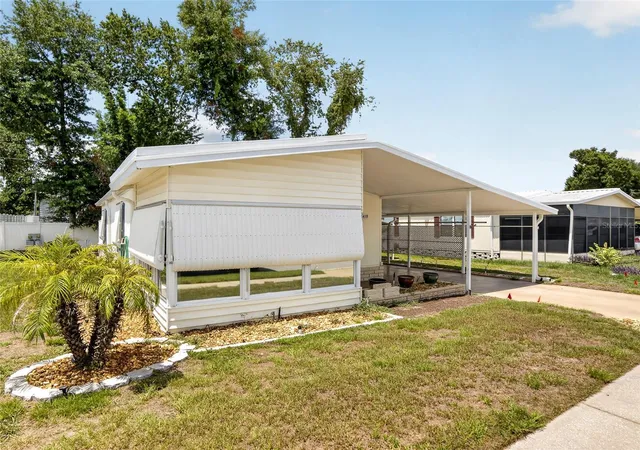 Photo 3 of Manufactured home for sale at 36419 Bonney Dr, Zephyrhills, FL 33541 | MLS# TB8527029 | Listing updated on 2026-09-22