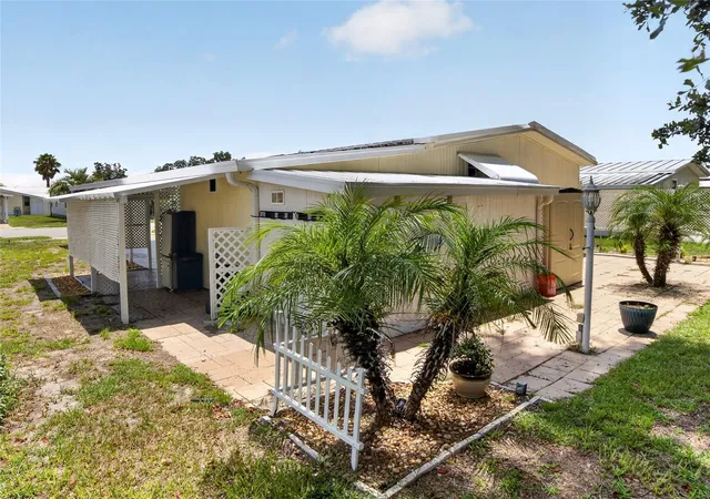Photo 4 of Manufactured home for sale at 36419 Bonney Dr, Zephyrhills, FL 33541 | MLS# TB8527029 | Listing updated on 2026-09-22