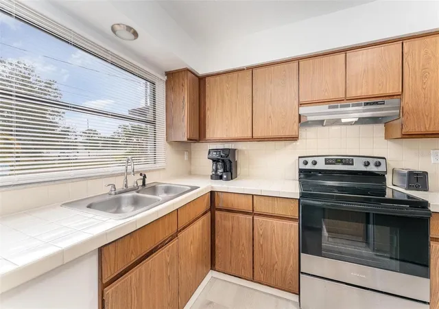 Photo 5 of Single family home for sale at 334 Dagama Ct, Kissimmee, FL 34758 | MLS# O6423318 | Listing updated on 2026-08-18