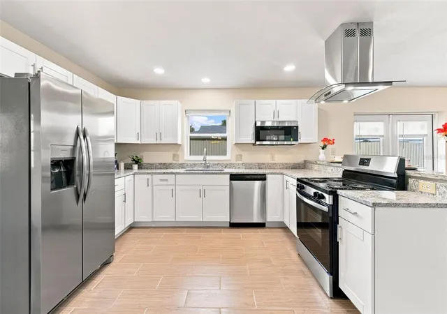 3rd image of 3822 Ravenna Dr, Valrico, FL 33594 | MLS# W7887452