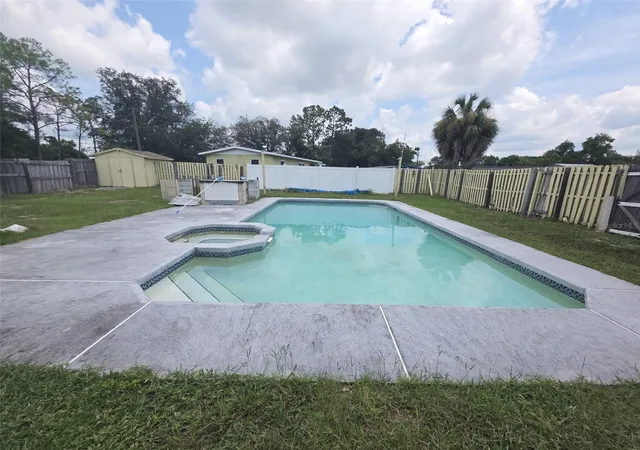 32nd image of 802 Crawford St, Deltona, FL 32725 | MLS# O6423330