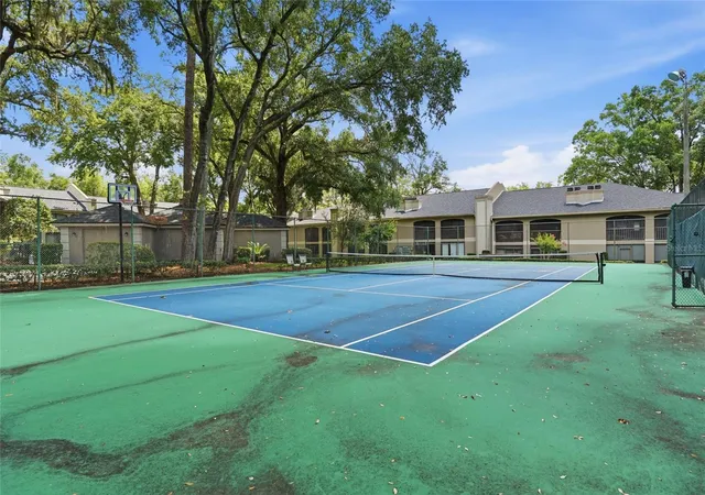 Homes for sale in Altamonte Springs, FL | 1055 N Kensington Park Drive, Altamonte Springs, FL 32714 | Houzeo