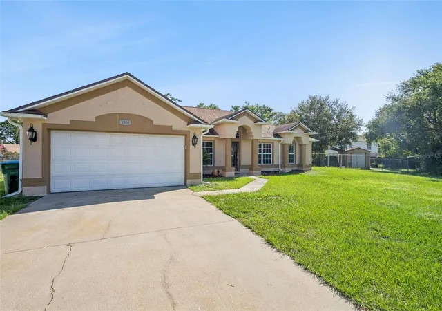 3rd image of 1560 Gray Ct, Deltona, FL 32738 | MLS# O6423340