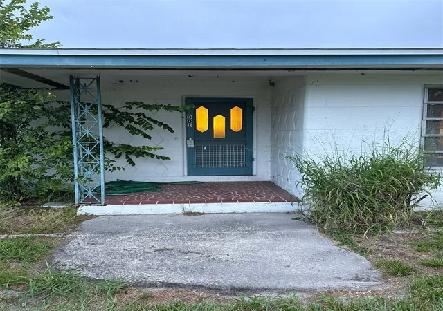 Homes for sale in Bowling Green, FL | 301 W Lemon St, Bowling Green, FL 33834 | MLS# P4939254