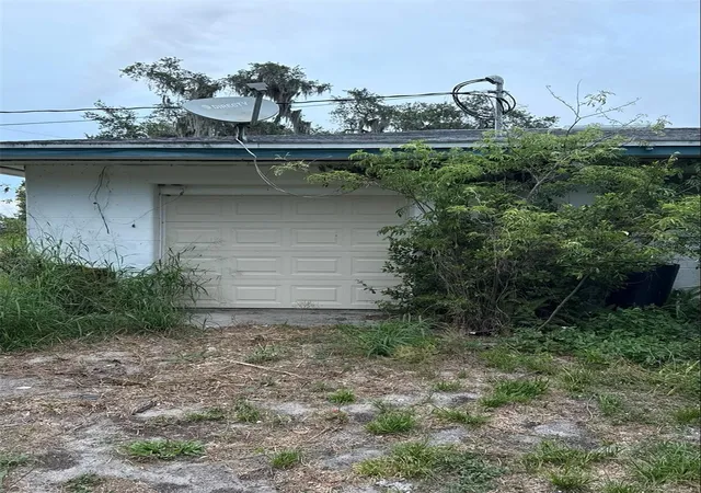Homes for sale in Bowling Green, FL | 301 W Lemon St, Bowling Green, FL 33834 | MLS# P4939254