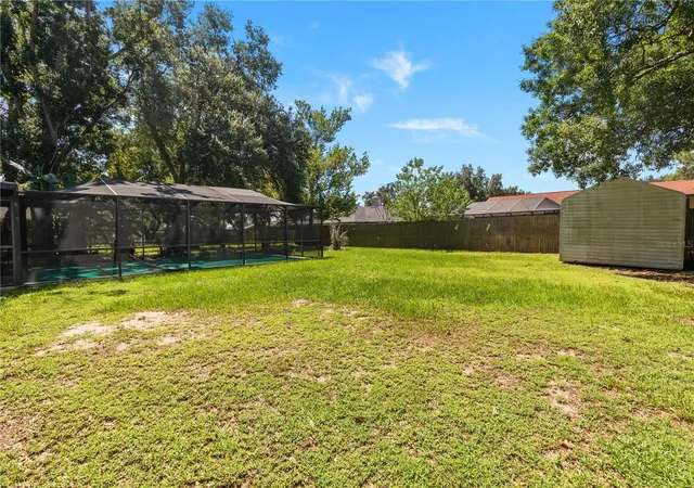 Photo 4 of Single family home for sale at 2417 Roslyn Ln, Lakeland, FL 33812 | MLS# TB8527060 | Listing updated on 2026-10-02