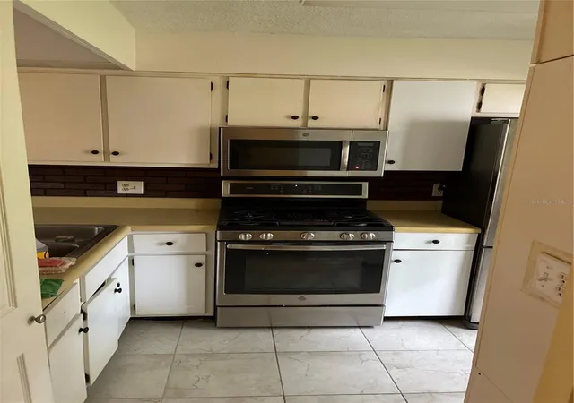 Homes for sale in Clearwater, FL | 2968 Flint Dr S, Clearwater, FL 33759 | MLS# W7887454