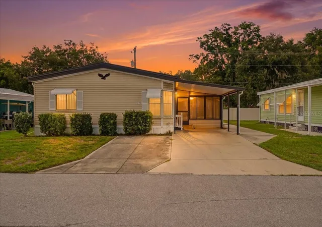 2nd image of 1794 Fox Hill Dr, Lakeland, FL 33810 | MLS# P4939255