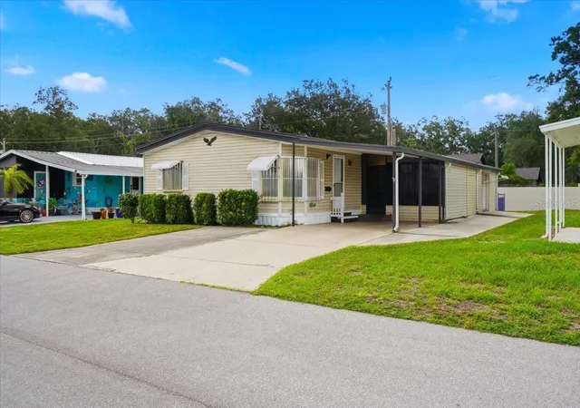 4th image of 1794 Fox Hill Dr, Lakeland, FL 33810 | MLS# P4939255