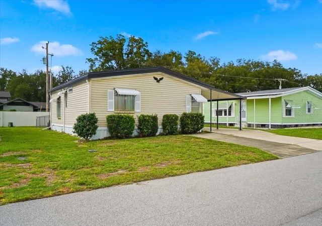3rd image of 1794 Fox Hill Dr, Lakeland, FL 33810 | MLS# P4939255