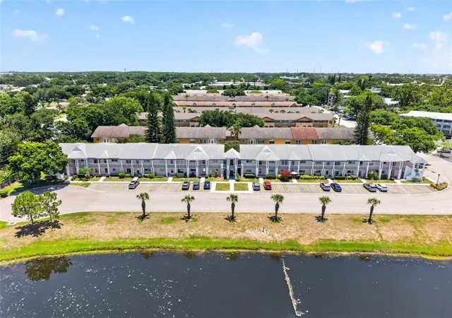 3rd image of 2291 Americus Blvd W #25, Clearwater, FL 33763 | MLS# TB8527083