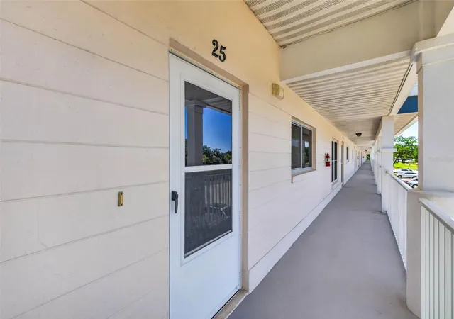 4th image of 2291 Americus Blvd W #25, Clearwater, FL 33763 | MLS# TB8527083