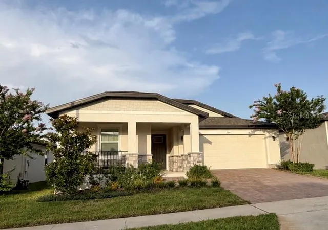 Photo 3 of Single family home for sale at 2312 Crossbow St, Clermont, FL 34715 | MLS# S5153296 | Listing updated on 2026-09-03