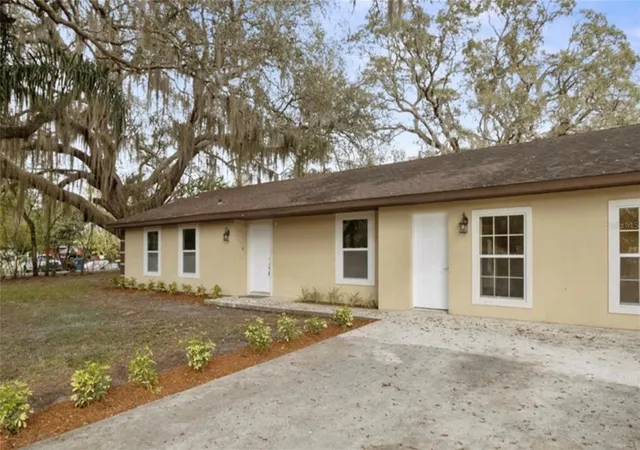 Photo 2 of Single family home for sale at 210 Pearl St, Mascotte, FL 34753 | MLS# TB8527091 | Listing updated on 2026-09-26