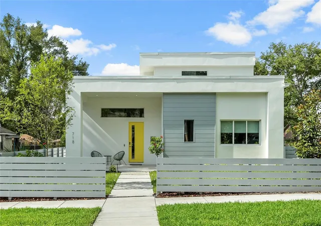 2nd image of 718 14th Avenue S, Saint Petersburg, FL 33701 | MLS# TB8527101
