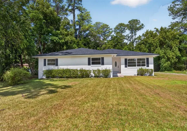 1st image of 1220 Ne 16th Ave, Ocala, FL 34470 | MLS# OM728095