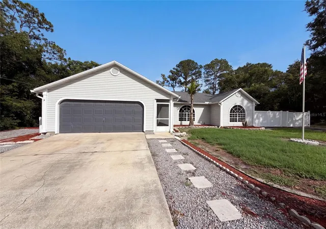 Homes for sale in Debary, FL | 29 Valencia Cir, Debary, FL 32713 | MLS# O6423387