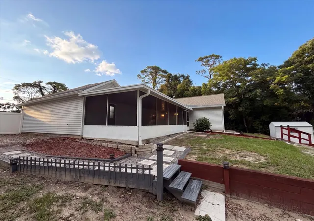 Homes for sale in Debary, FL | 29 Valencia Cir, Debary, FL 32713 | MLS# O6423387