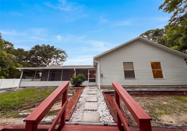 Homes for sale in Debary, FL | 29 Valencia Cir, Debary, FL 32713 | MLS# O6423387