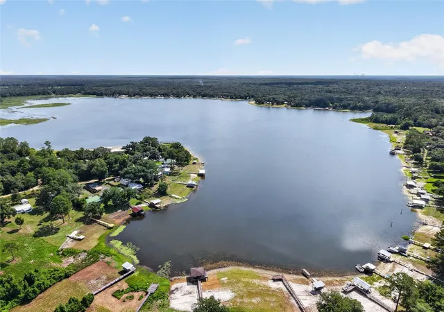 2nd image of 148 Lake Shore Ter, Interlachen, FL 32148 | MLS# GC541792
