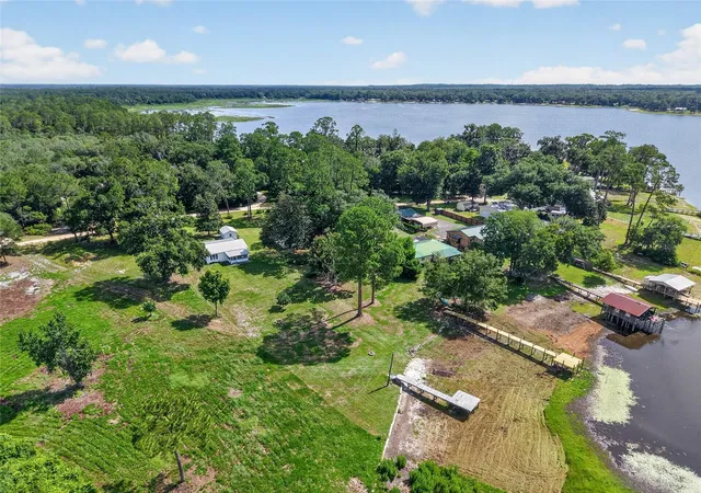 3rd image of 148 Lake Shore Ter, Interlachen, FL 32148 | MLS# GC541792