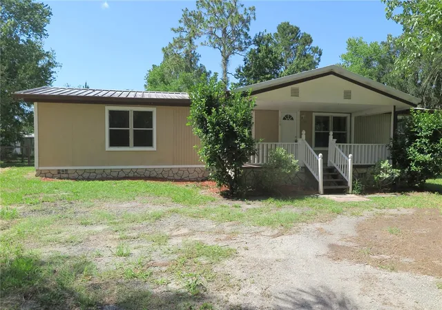 Homes for sale in Satsuma, FL | 108 Pineshore Dr, Satsuma, FL 32189 | MLS# GC541793