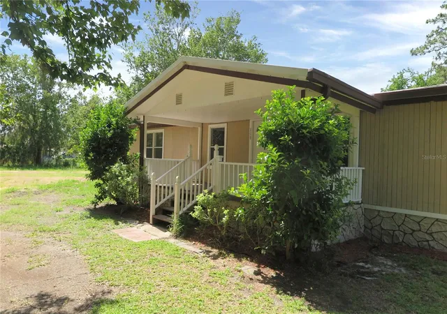Homes for sale in Satsuma, FL | 108 Pineshore Dr, Satsuma, FL 32189 | MLS# GC541793