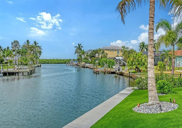 3rd image of 711 Old Compass Rd, Longboat Key, FL 34228 | MLS# A4699408