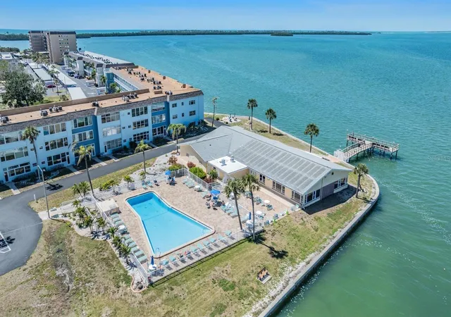 3rd image of 9 Haig Pl #704, Dunedin, FL 34698 | MLS# TB8527158