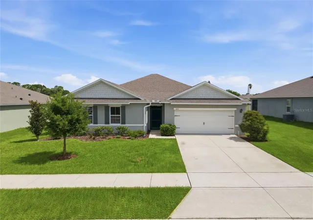 Homes for sale in Auburndale, FL | 325 Auburn Grove Xing, Auburndale, FL 33823 | MLS# L4963357