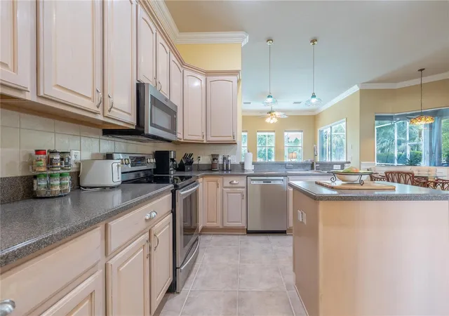 4th image of 1626 E Gate Dancer Cir, Inverness, FL 34453 | MLS# OM728103