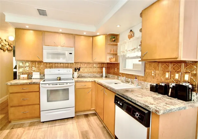 4th image of 2123 Oahu Dr, Holiday, FL 34691 | MLS# W7887460
