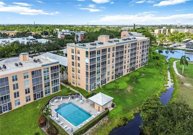 2nd image of 4550 Pinebrook Cir, BRADENTON, FL 34209