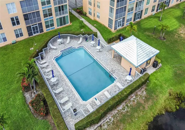 30th image of 4550 Pinebrook Cir #605, Bradenton, FL 34209 | MLS# A4699417