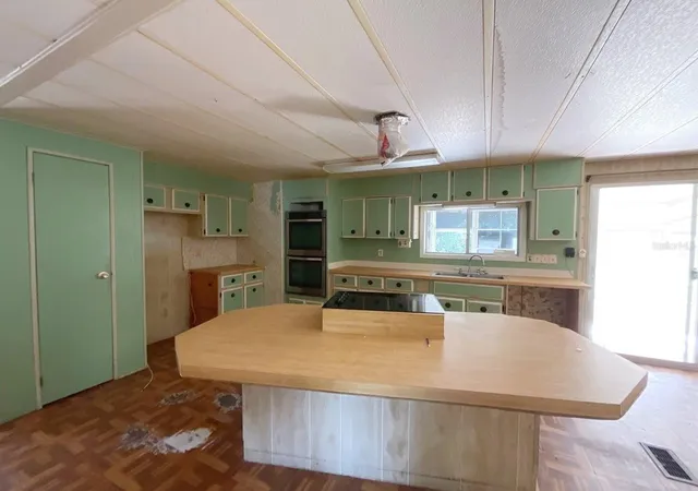 Photo 3 of Manufactured home for sale at 12830 Se 7th Street, Silver Springs, FL 34488 | MLS# O6423451 | Listing updated on 2026-07-31