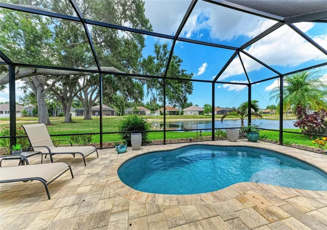 2nd image of 3114 38th Ter E, Bradenton, FL 34208 | MLS# A4699420