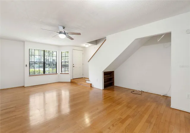 3rd image of 5100 Burchette Rd #404, Tampa, FL 33647 | MLS# W7887463