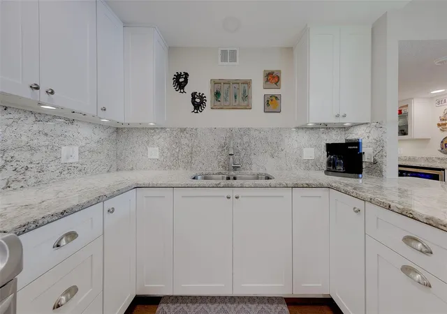 Homes for sale in Clearwater, FL | 1460 Gulf Blvd #305, Clearwater, FL 33767 | MLS# TB8527192