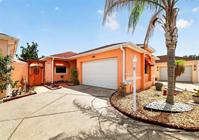 38th image of 1004 Laredo Ln, Lady Lake, FL 32159 | MLS# G5114815