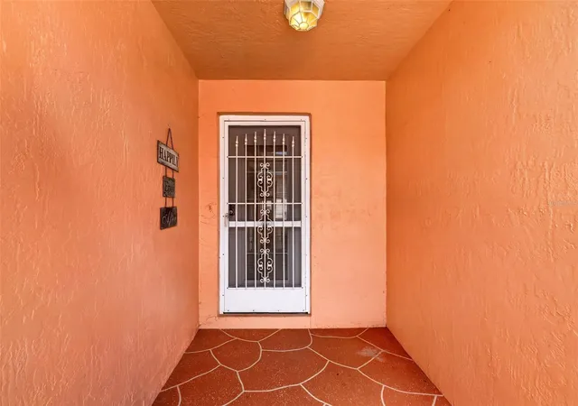 4th image of 1004 Laredo Ln, Lady Lake, FL 32159 | MLS# G5114815