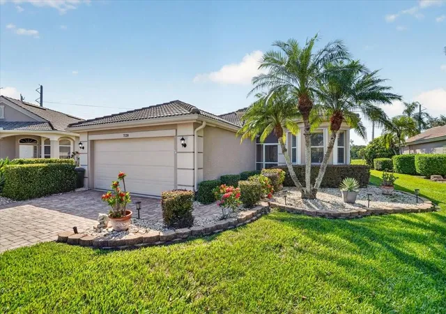 1st image of 7128 Drewrys Blf, Bradenton, FL 34203 | MLS# A4699424