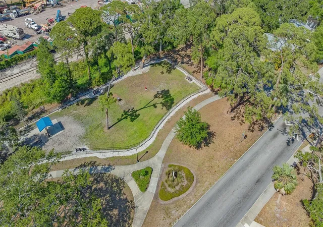 Listing Photo 4 - Condo for sale in building located at 1850 7th St, SARASOTA, FL 34236