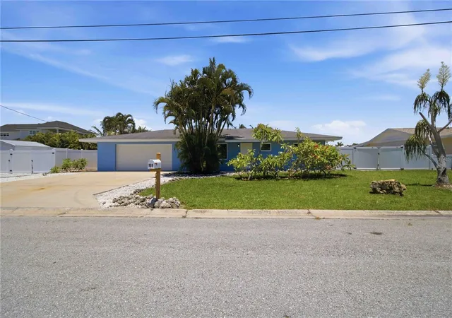 1st image of 908 24th Ave W, Palmetto, FL 34221 | MLS# A4699429