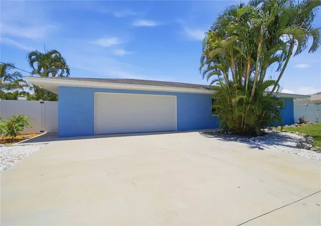 5th image of 908 24Th Ave W, Palmetto, FL 34221 | MLS# A4699429