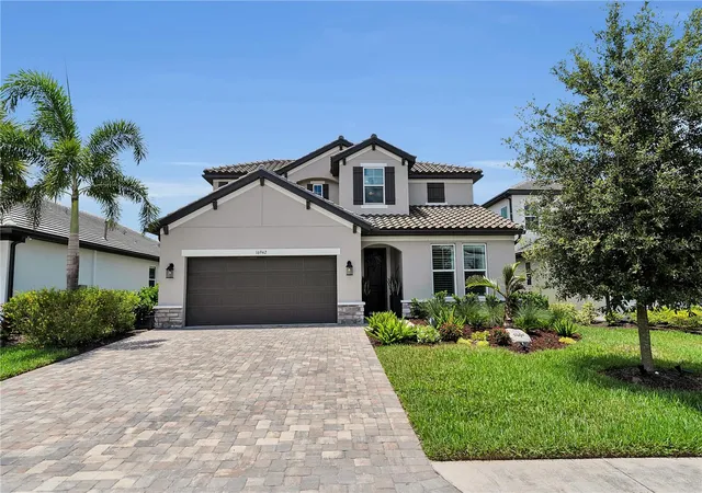Photo 3 of Single family home for sale at 16942 Savory Mist Cir, Bradenton, FL 34211 | MLS# A4699430 | Listing updated on 2026-08-03