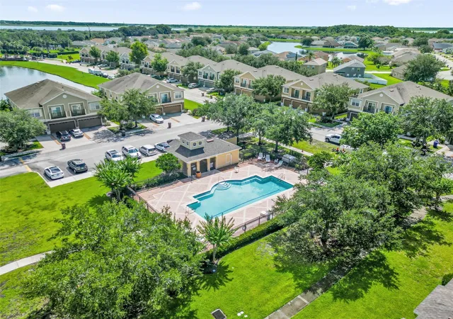 Homes for sale in Kissimmee, FL | 1933 Estancia Circle, Kissimmee, FL 34741 | Houzeo