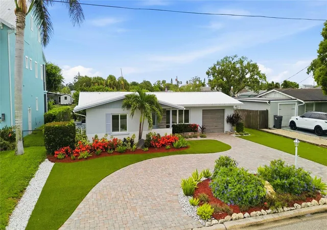 Photo 2 of Single family home for sale at 720 Ixora Ave, Ellenton, FL 34222 | MLS# A4699434 | Listing updated on 2026-10-01